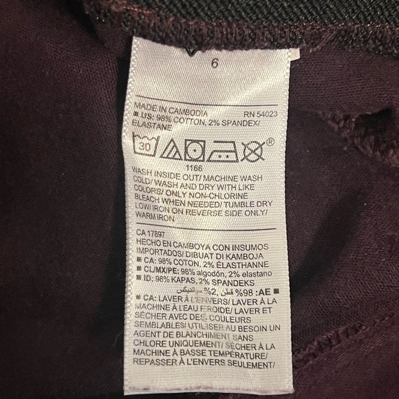 2/$15 Old Navy - Rockstar Maroon Mid-Rise Skinny Pants | Size 6 - Picture 9 of 9